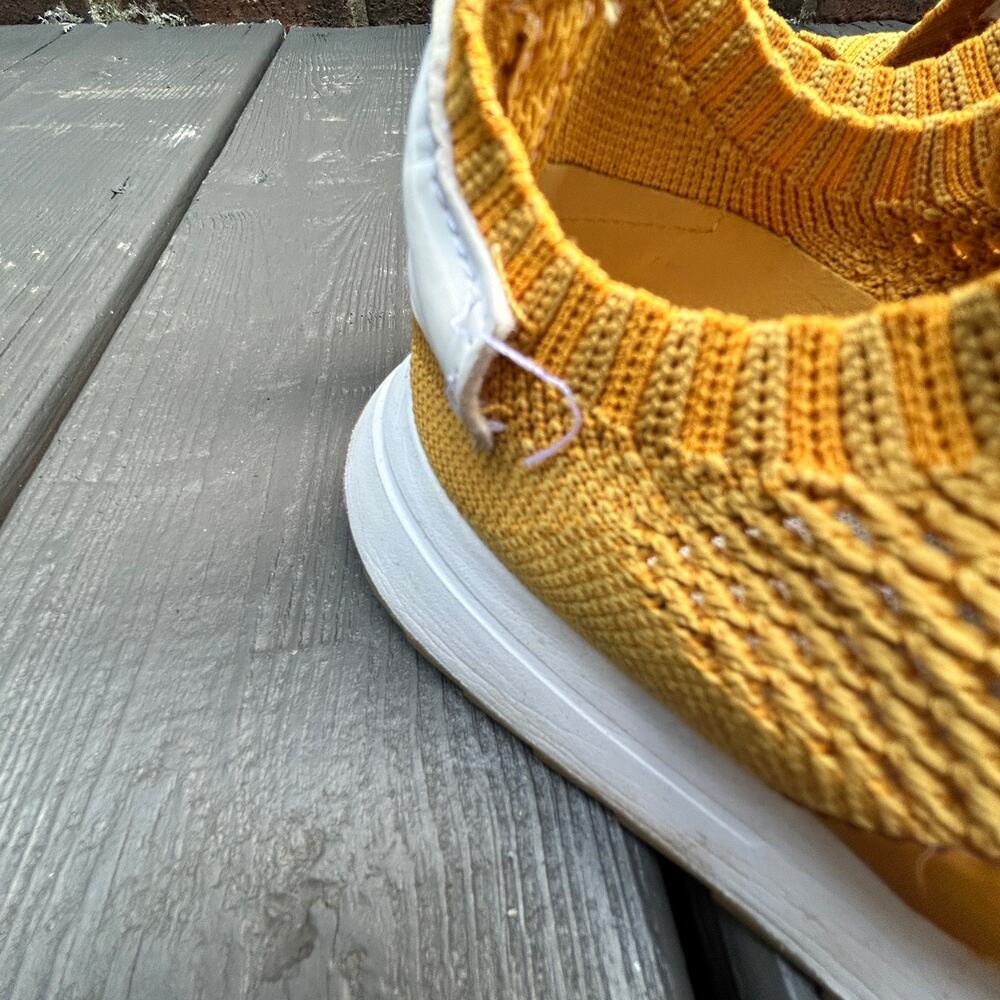 Adidas Womens Flashback Primeknit Legend Yellow Gold  BY9912 Size 11 - Picture 2 of 7